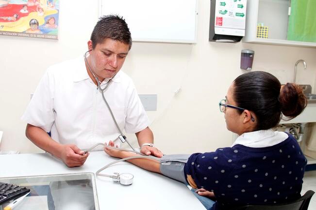 Ningún morenista aceptó el seguro de gastos médicos: diputado