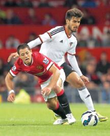 ‘Chicharito’ es titular y ‘ManU’ gana al Valencia