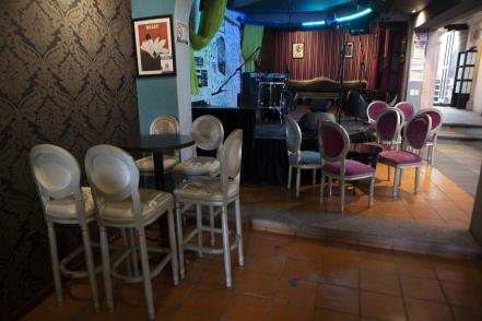 El Zeppelin, el bar que ahora presta su barra a los estudiantes 