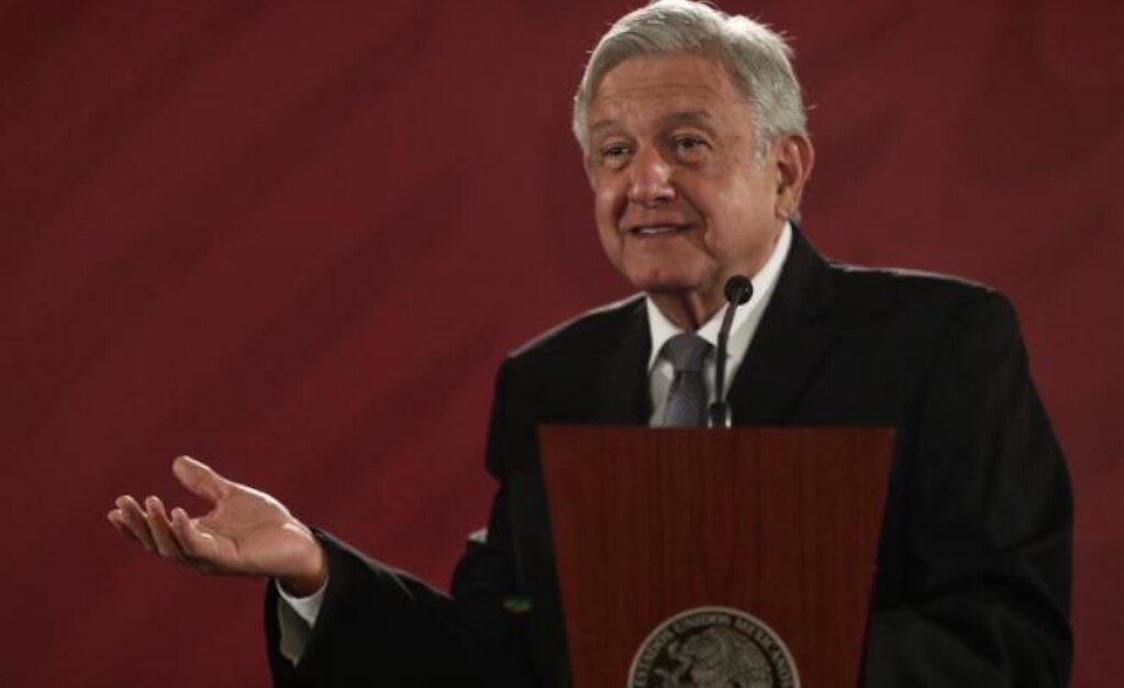 AMLO anuncia aumento de salario a trabajadores federales