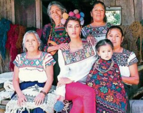 Artesanas en pasarela, en Puebla