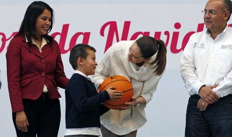 Llega la navidad a Ezequiel Montes y Colón