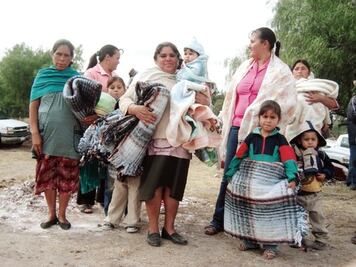 Duermen mil 300 al aire libre