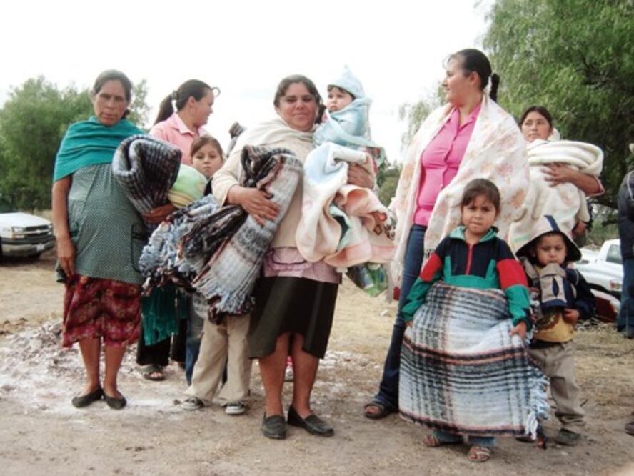 Duermen mil 300 al aire libre