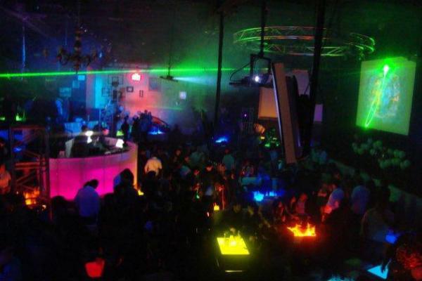 Proponen horarios para antros