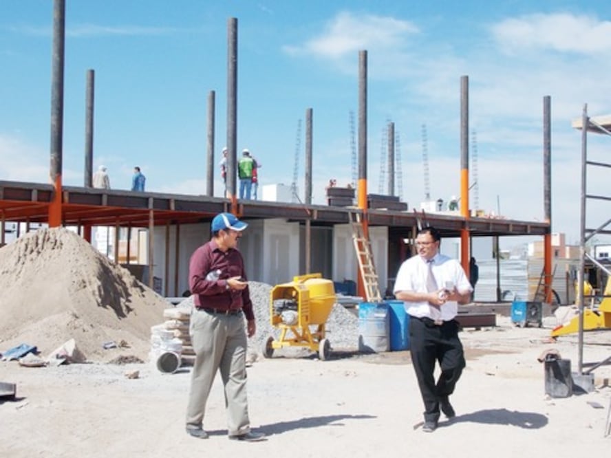 Constructores y gobierno  pactan