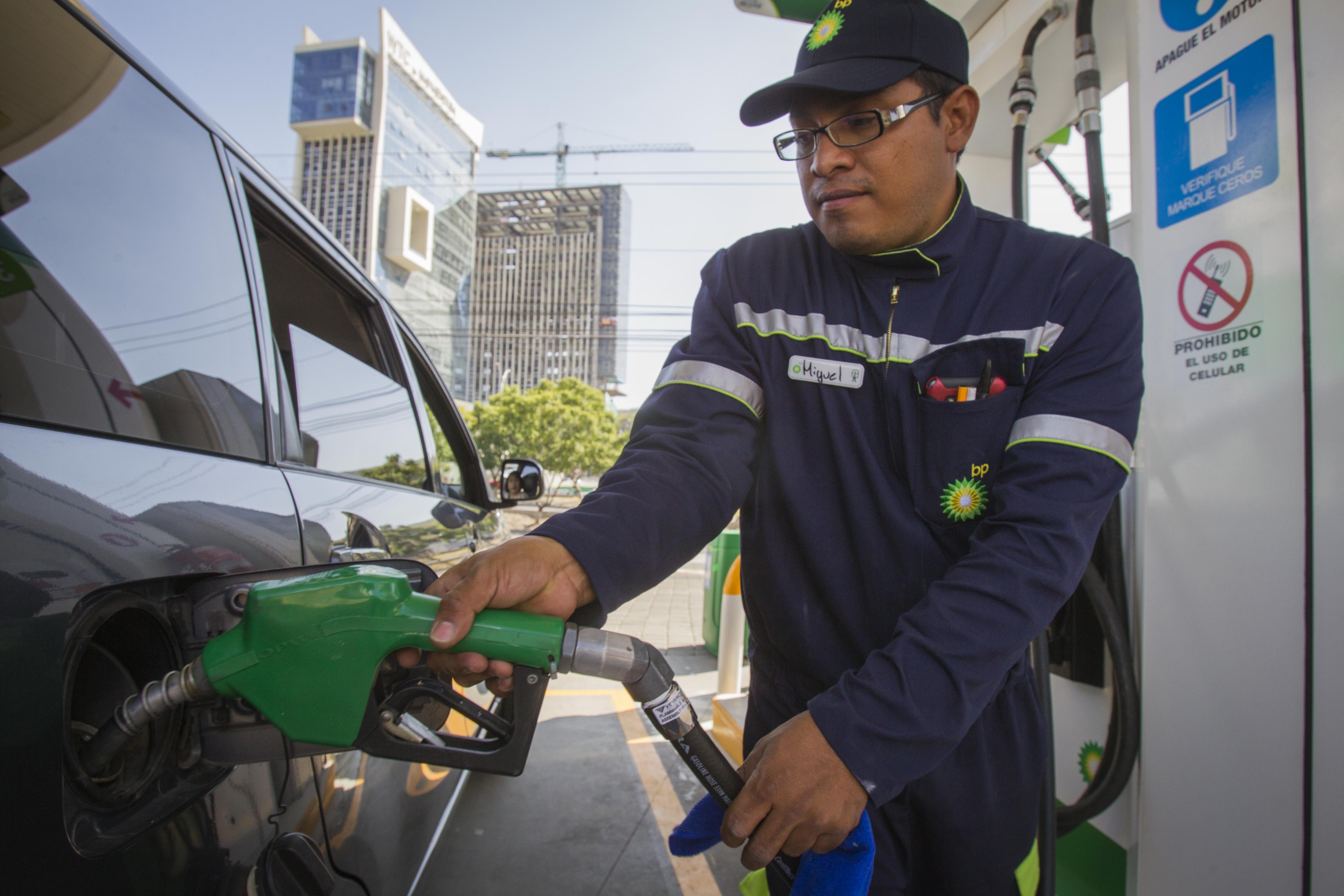 Contrató Pemex en 9 meses  a casi 27 mil  suplentes