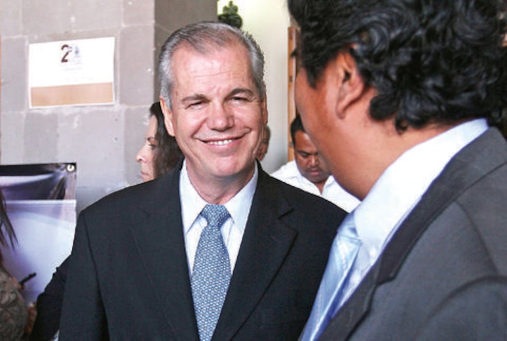 Casillas, a favor de quitar 50% de recursos