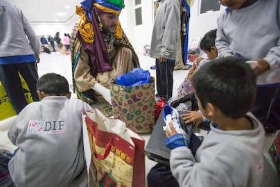 Reyes Magos llevan noche mágica a niños del CAS