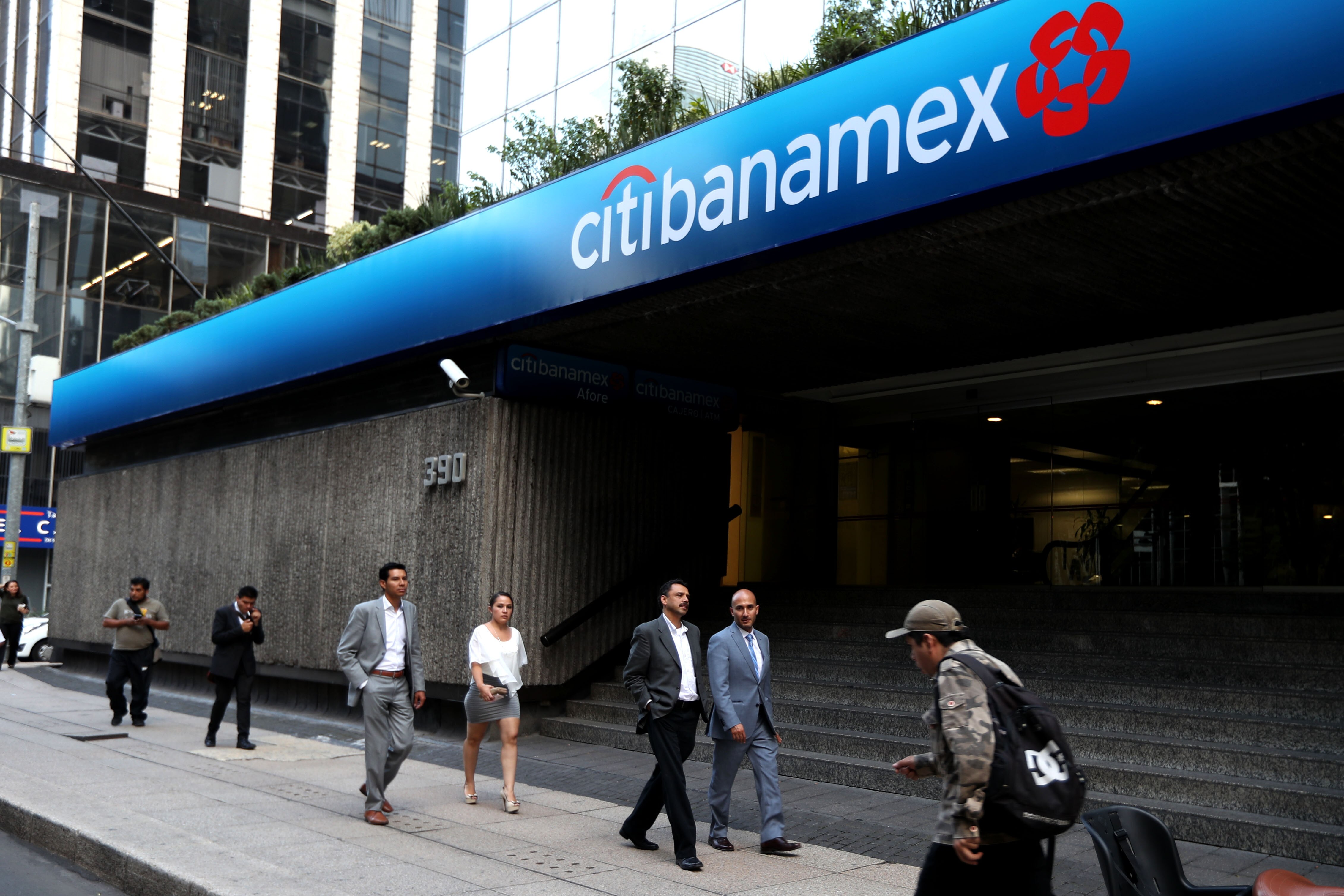 Retrocede  PIB 0.3%  en el tercer trimestre