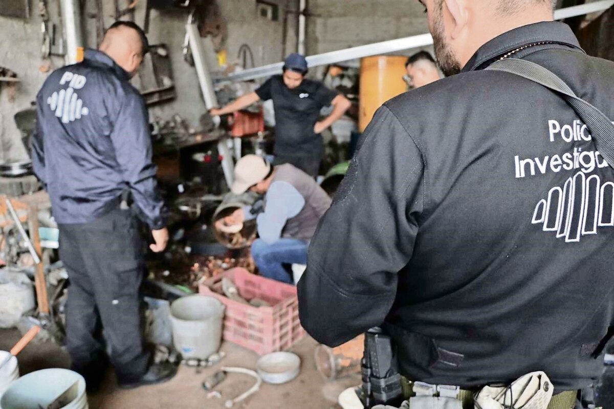 Fiscalía realiza 25 cateos por el robo de cable en el estado