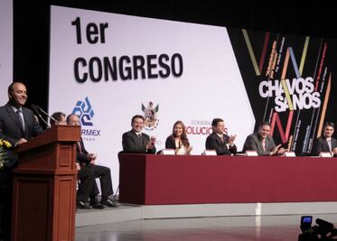 Reconoce Loyola Vera a Jóvenes 