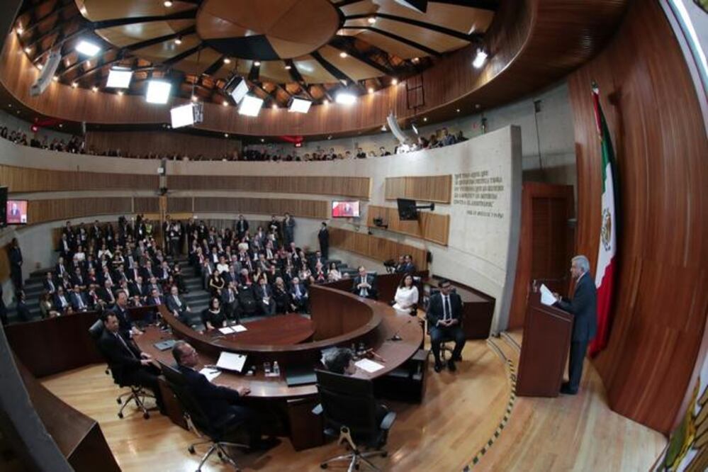  AMLO ofrece respeto y no someter a otros poderes 