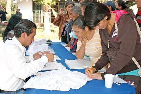 Atenderá  El Marqués vía celular