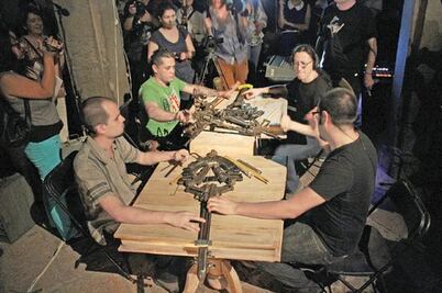 Instrumentos musicales con armas