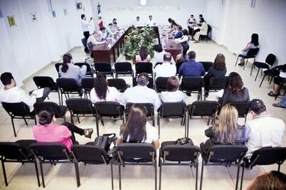 IEQ imparte talleres sobre democracia