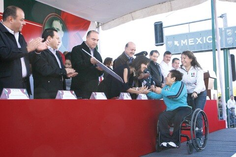 Paty Valle, feliz por ser premiada