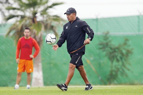 Gallos Blancos, en busca de refuerzos