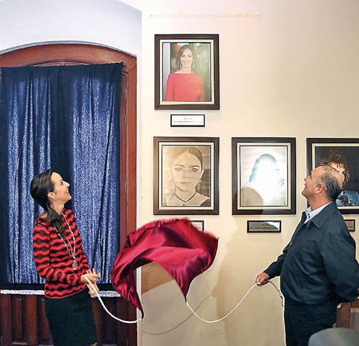 Reconocen labor de Sandra Albarrán