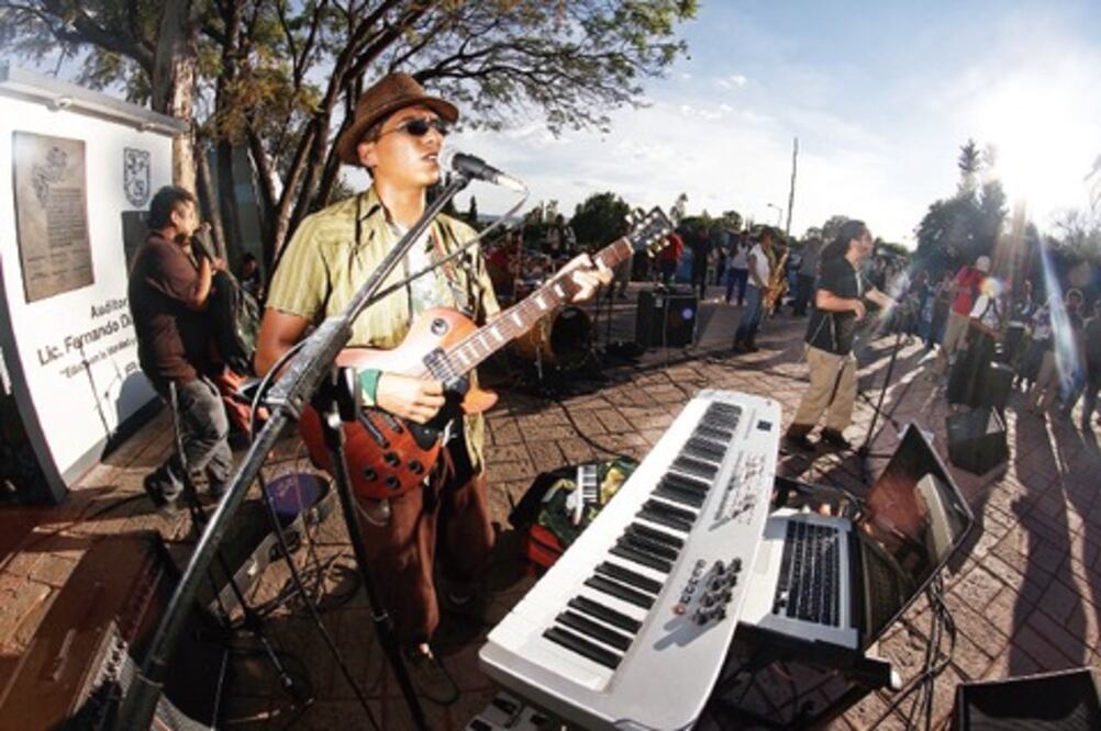 Jóvenes festejarán con acto musical 