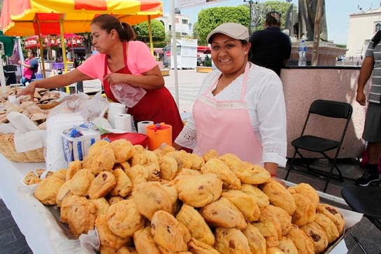 Pastelitos rellenos, rica tradición de Semana Santa 