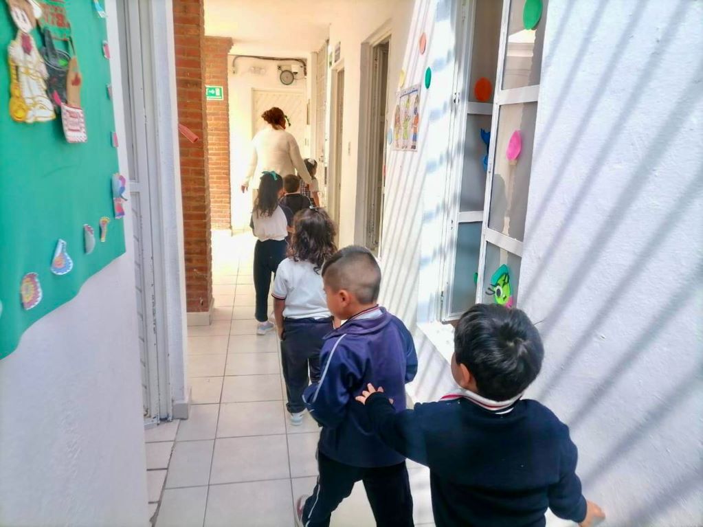 DIF beneficia a 165 hijos de comerciantes queretanos