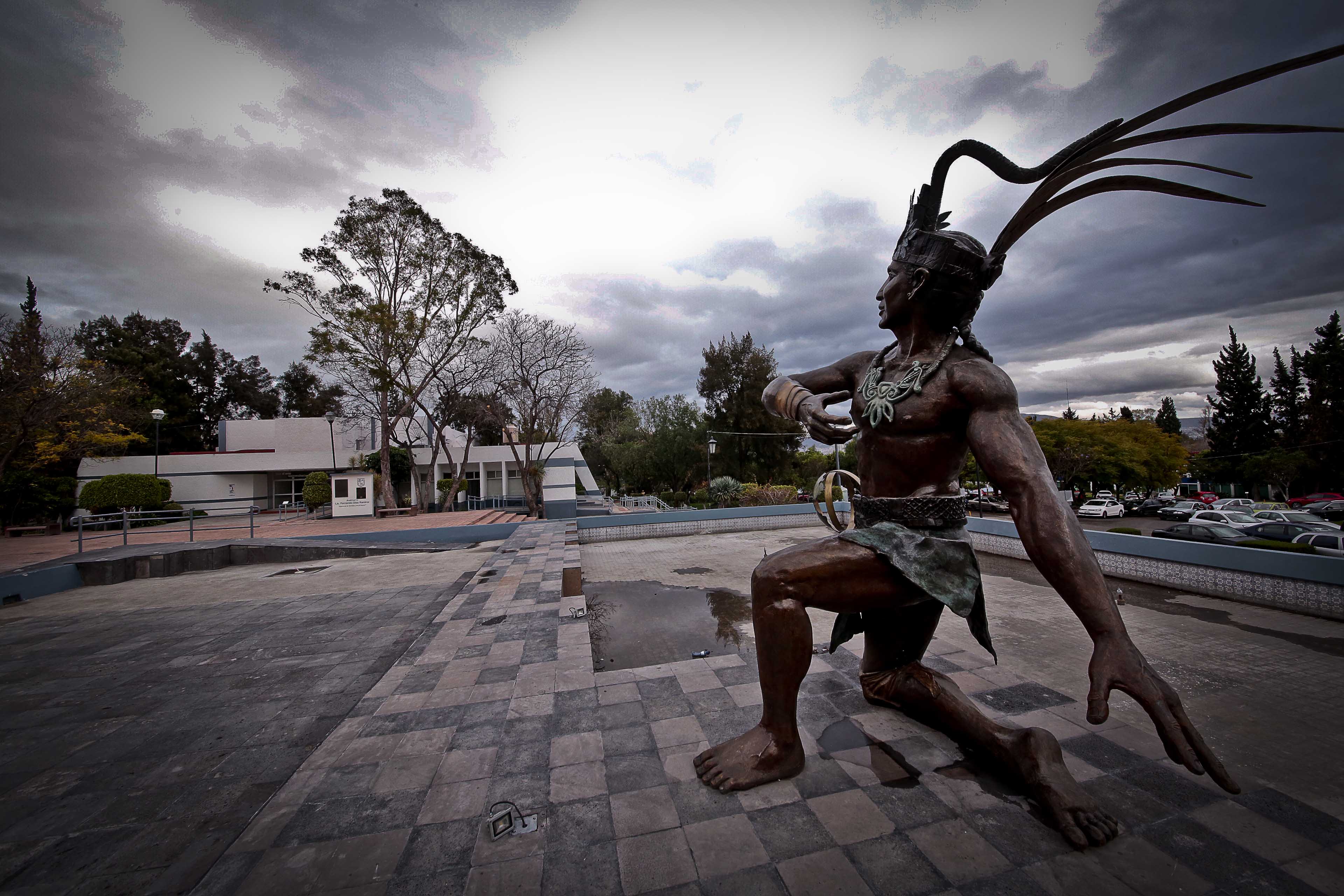 Enterrarán cápsula del tiempo en honor a autonomía de la UAQ