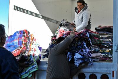 Entregan cobijas en tres delegaciones 