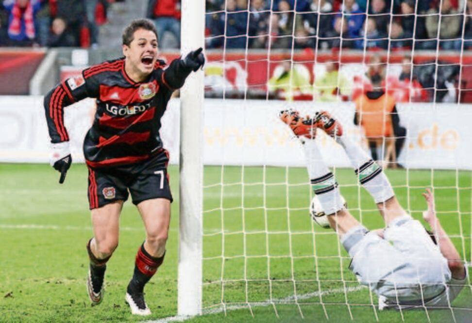 'Chicharito' firma un 'hat-trick'