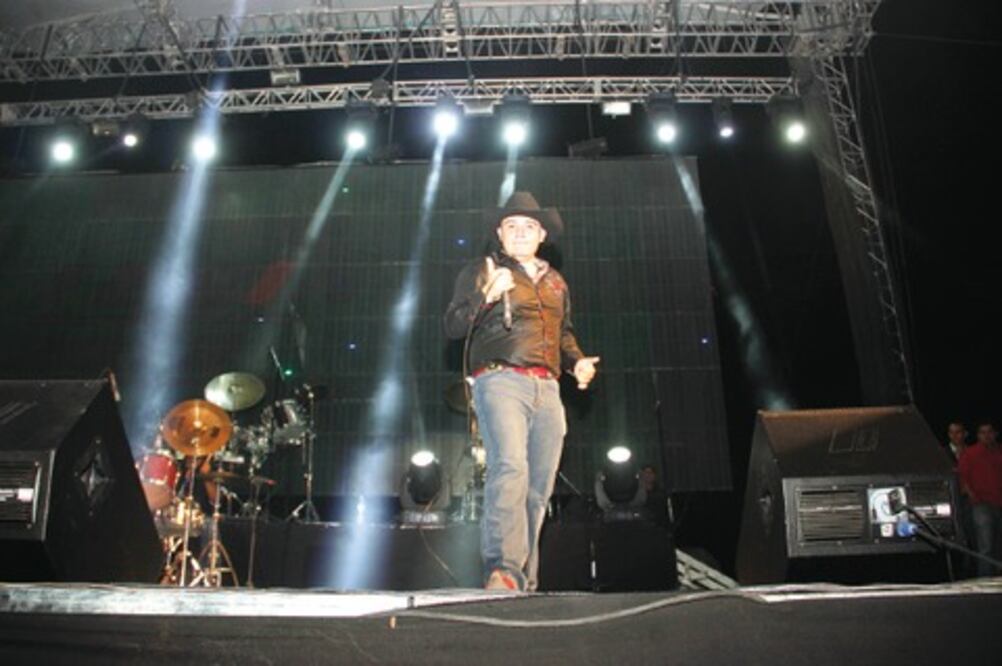 Vetan en SJR bailes y peleas de gallos