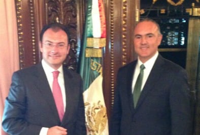 Acude gobernador a Secretaría de Hacienda