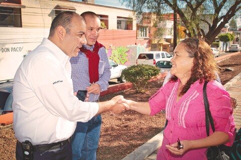 Reconoce Loyola a vecinos responsables