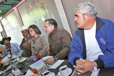 Rechazan operación de empresa avícola