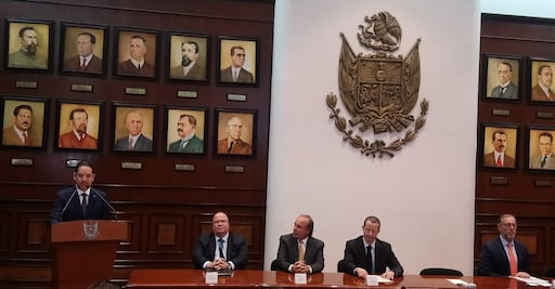 Construirán plaza comercial en AIQ