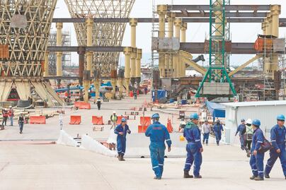 Peña Nieto abandona defensa del aeropuerto