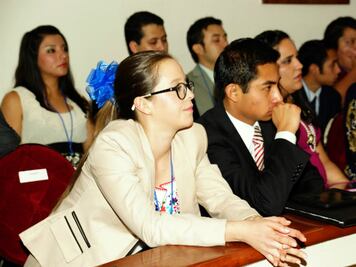 Jóvenes tocan temas vitales 