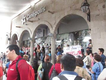 Cineastas apoyan la toma del Festival de cine 