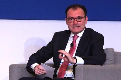 Falta incluir a 32% de adultos a servicios de la banca: SHCP