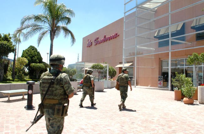 El gobernador considera que los militares no tienen que acudir a atender robos, pues provocan mayor preocupación en la ciudadanía (ARCHIVO EL UNIVERSAL)