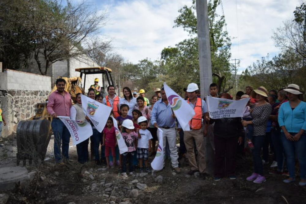 La alcaldesa Beatriz León Sotelo dio el banderazo de salida de las obras y dijo que los recursos se gestionaron a través de la diputada María Alemán Muñoz (ESPECIAL)