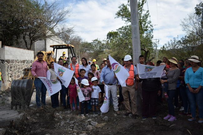 La alcaldesa Beatriz León Sotelo dio el banderazo de salida de las obras y dijo que los recursos se gestionaron a través de la diputada María Alemán Muñoz (ESPECIAL)