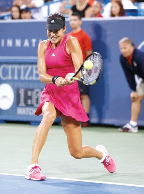 Ivanovic remonta a Maria Sharapova
