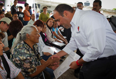 Entregan títulos de propiedad 