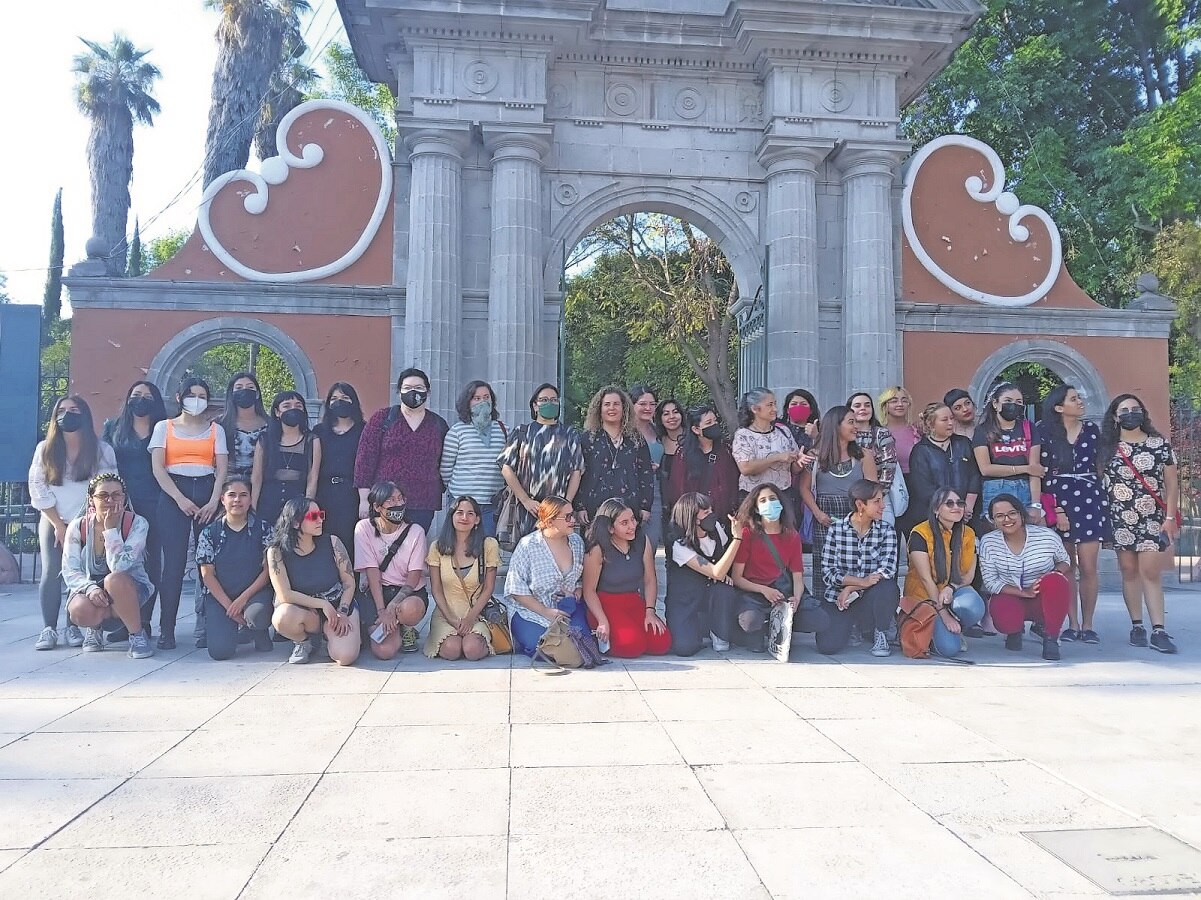 Mujeres honran a otras mujeres