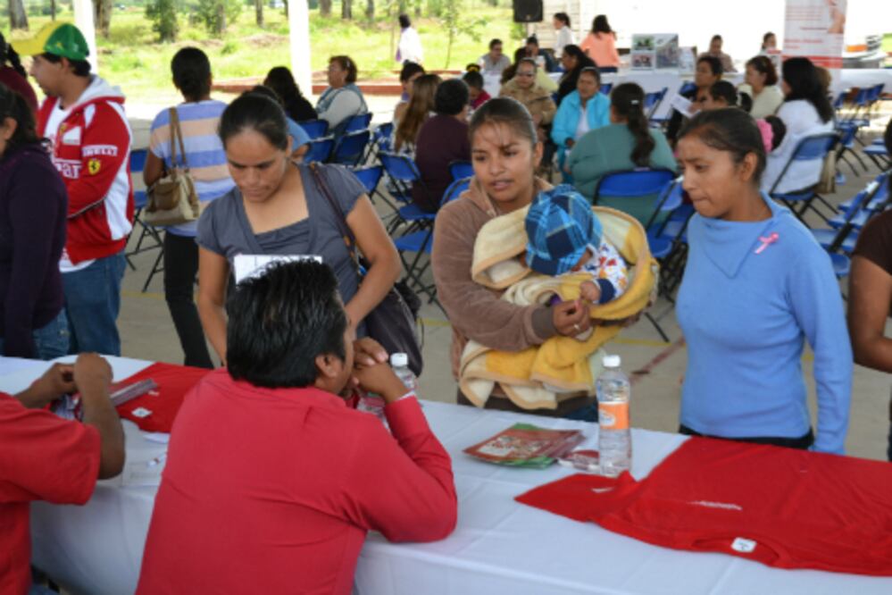 Acercan trámite para educación básica