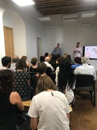 Benito Martínez da charla en el MACQ 