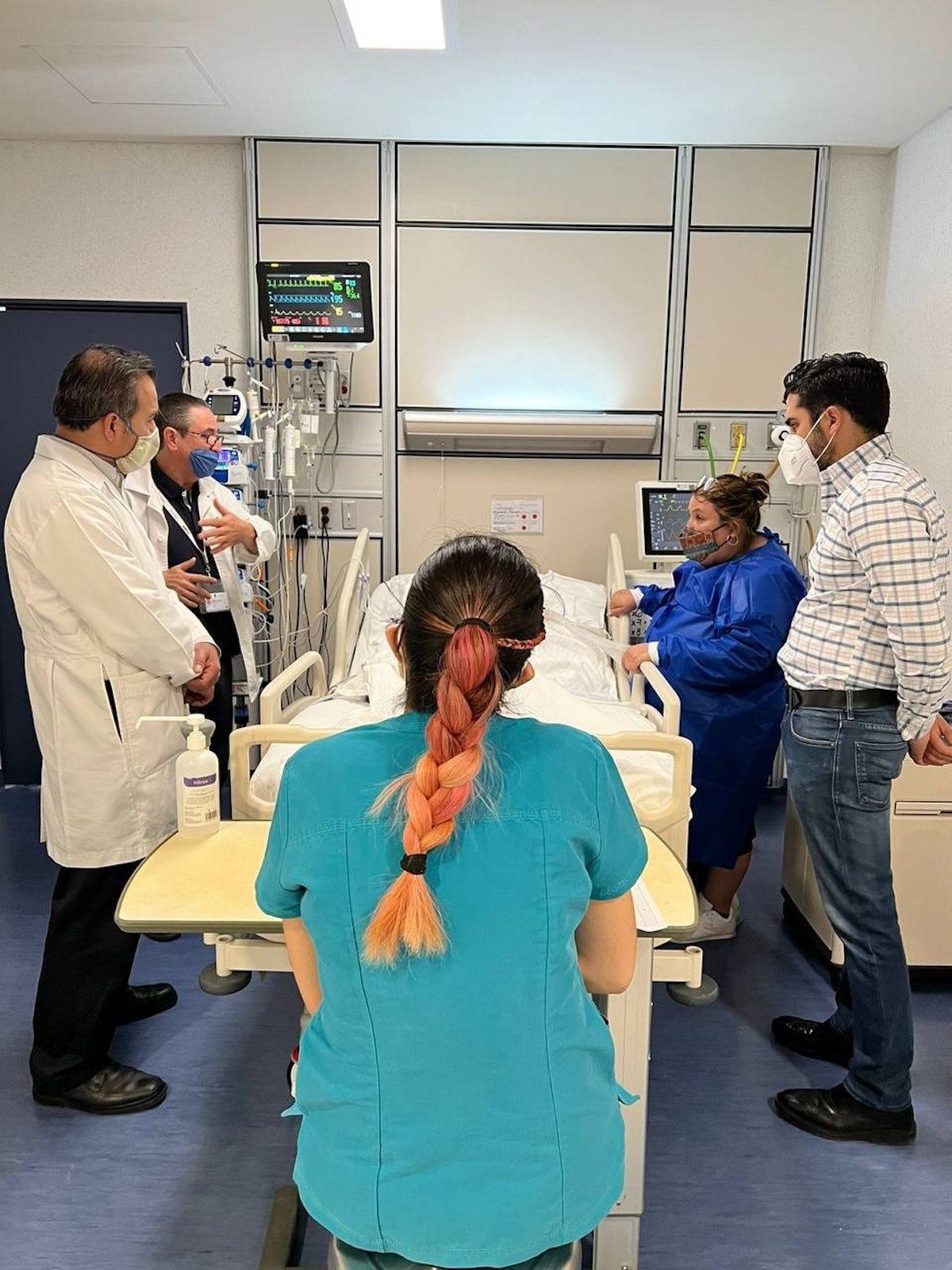 Víctimas de las riñas de Gallos y Atlas reciben atención permanente en Querétaro, afirman autoridades