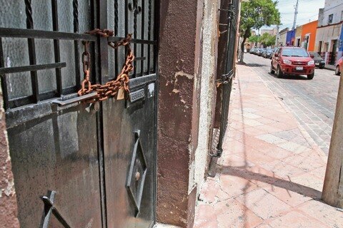 Testigos de los años, en el abandono