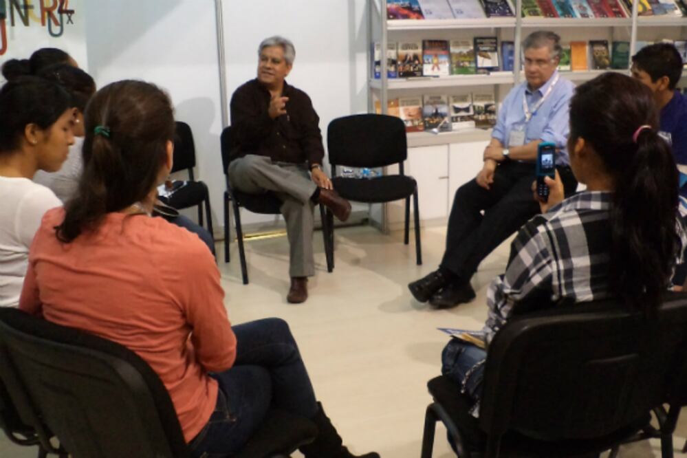 Supera expectativas UAQ en FIL 2012