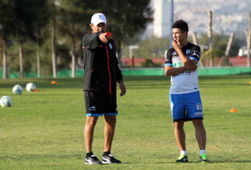 ‘Nacho’ Ambriz ya entrenó con Gallos